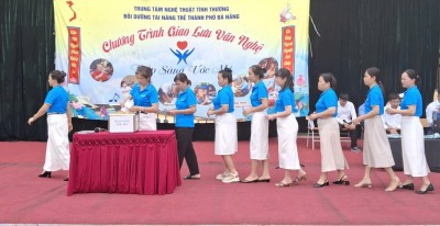 TRƯỜNG TH-THCS THANH TRƯỜNG TỔ CHỨC  CHƯƠNG TRÌNH GIAO LƯU VÀ ỦNG HỘ HỌC SINH KHUYẾT TẬT