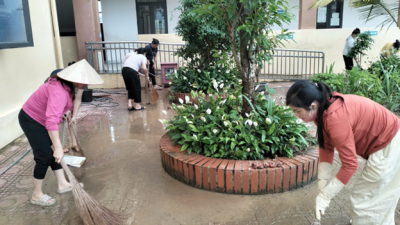 CÁN BỘ, GIÁO VIÊN, NHÂN VIÊN TRƯỜNG TH-THCS THANH TRƯỜNG TÍCH CỰC LAO ĐỘNG, VỆ SINH TRƯỜNG LỚP CHUẨN BỊ CHO NĂM HỌC MỚI 2026–2027